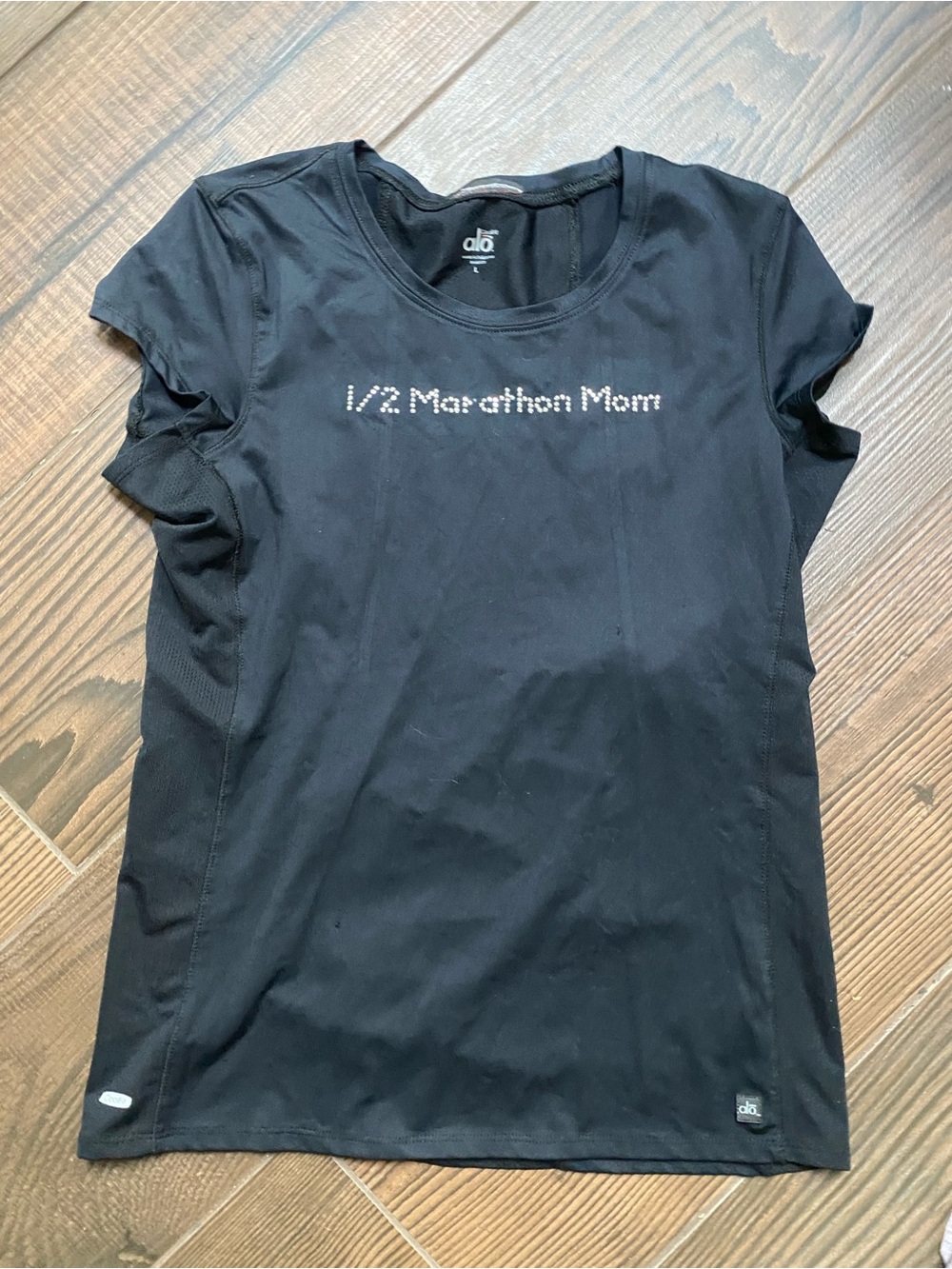 ALO 1/2 Marathon Mom Tech Tee